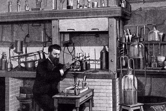 钻石是什么东西?科学家把钻石放到真空管,一加热,奇迹出现了