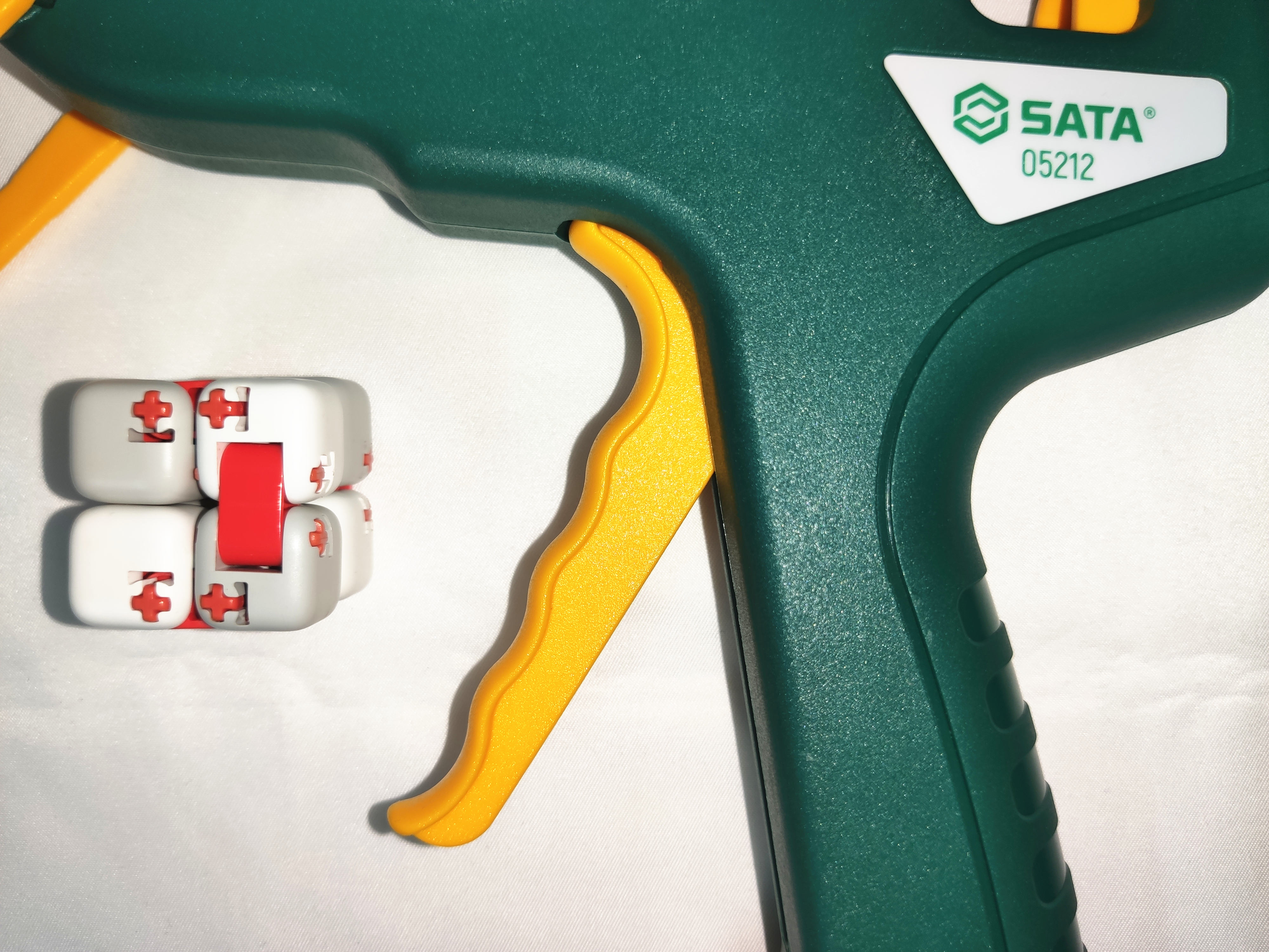 500瓦热熔胶枪出胶有多快,出胶快的美缝胶枪