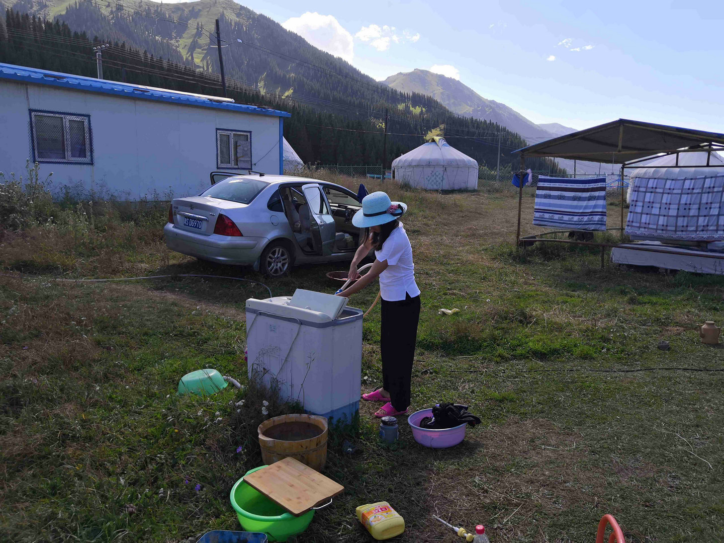 *疆新**蒙古包旅店老板,看他一天的收入多少,一个月就抵我一年工资