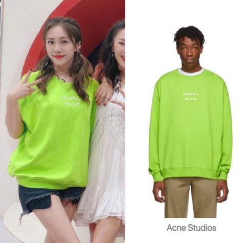 姐姐们穿搭价格不菲,张雨绮偏爱小众设计,金晨这一套却是最贵的