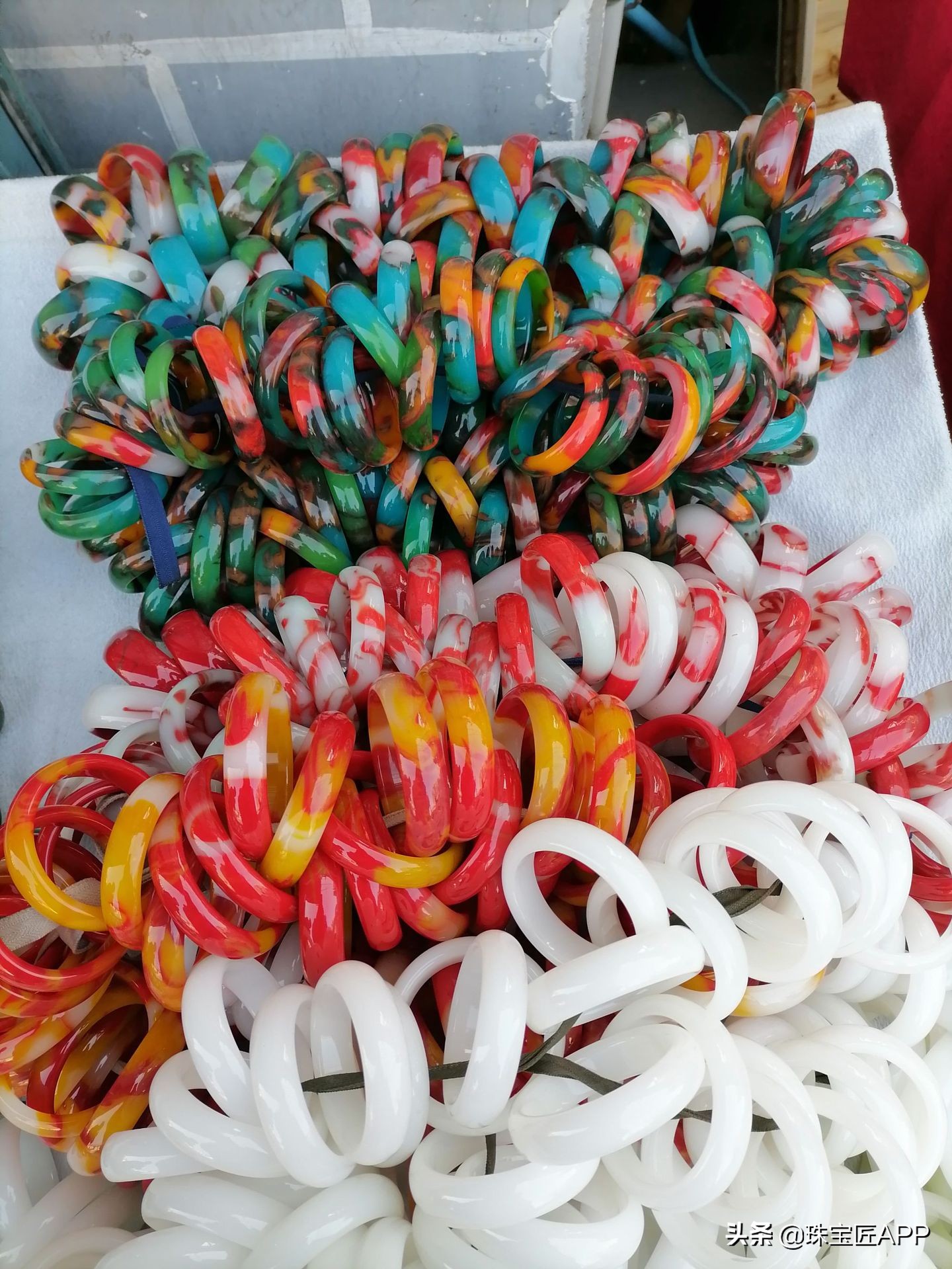 扎心了！它们都是玻璃做的！宝石界万能“毒药”，你买过吗？