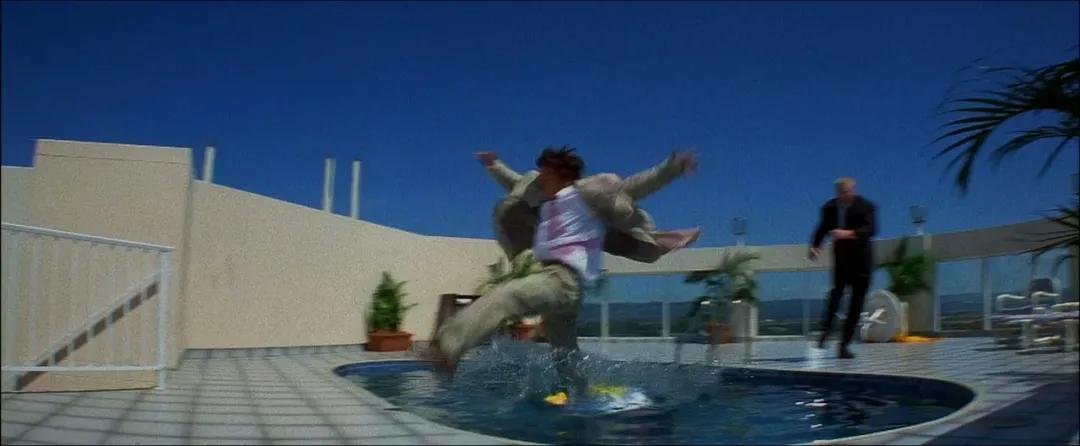 成龙差点丧命的电影镜头,拍电影险些丧命