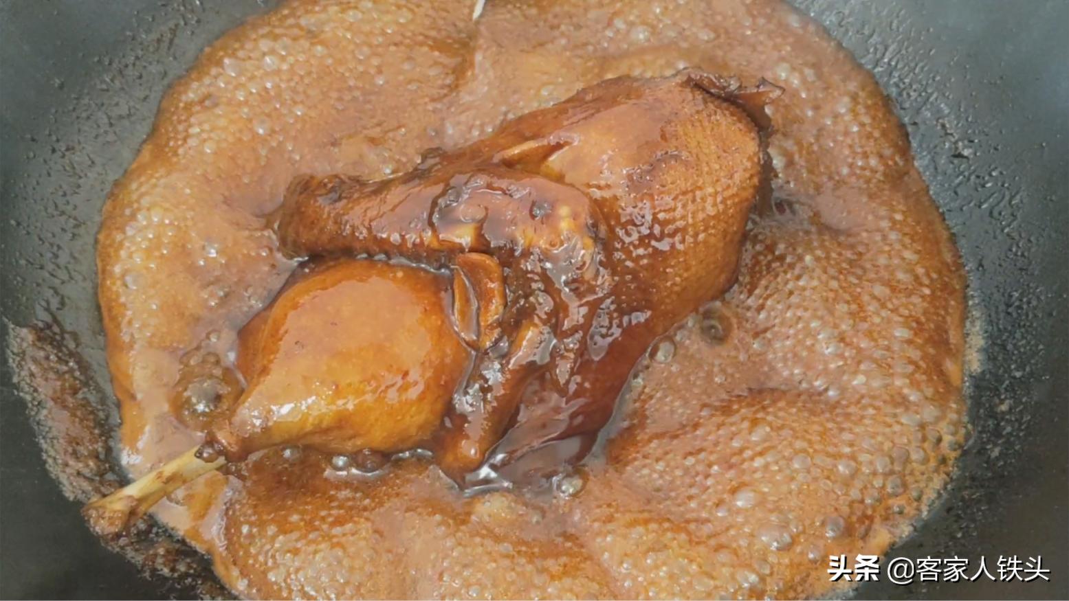 老鸭有几种做法和配料,老水鸭的做法