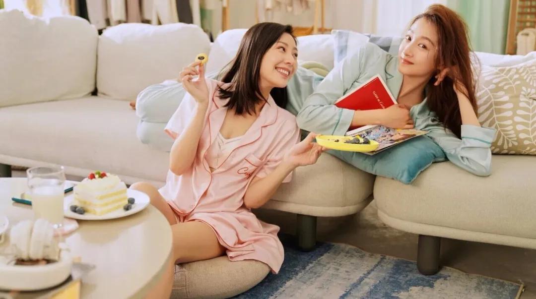 COS换logo引争议；北京SKP回应被投诉卖假货