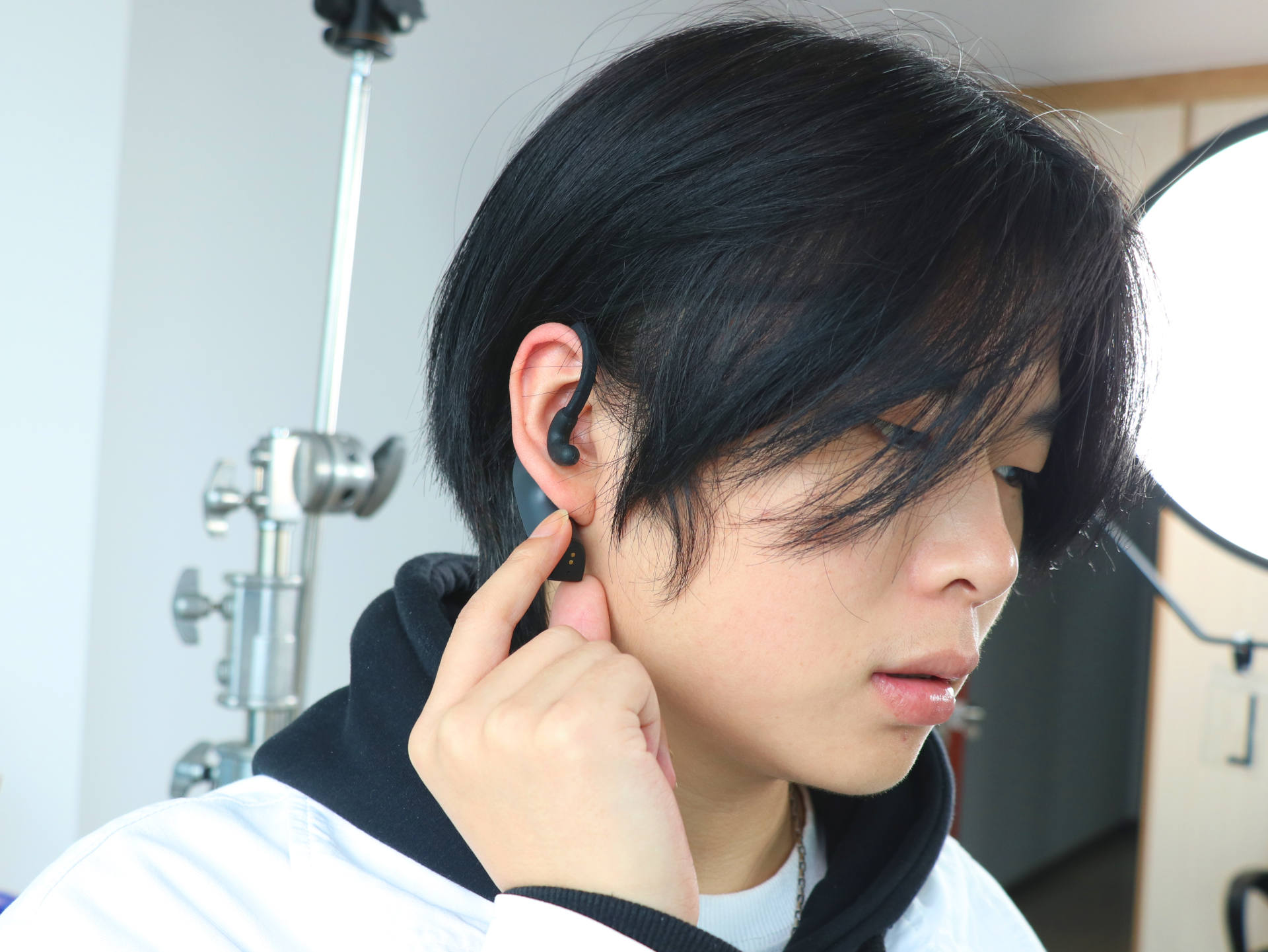 飞利浦a8606骨传导耳机使用,飞利浦骨传导蓝牙耳机测评