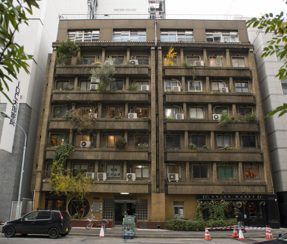 为什么房子没人住会老化快,为什么房子越来越荒废