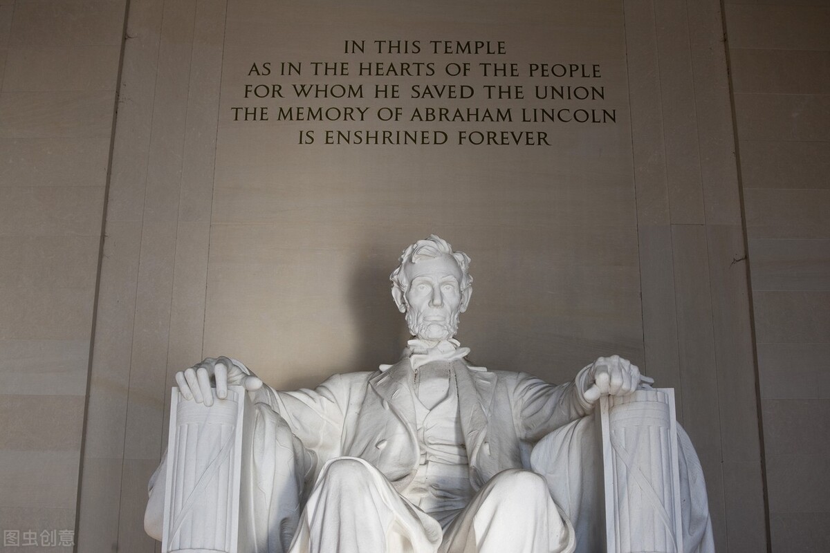 身份低微的采矿工程师，在国外却是炙手可热，甚至当上了总统