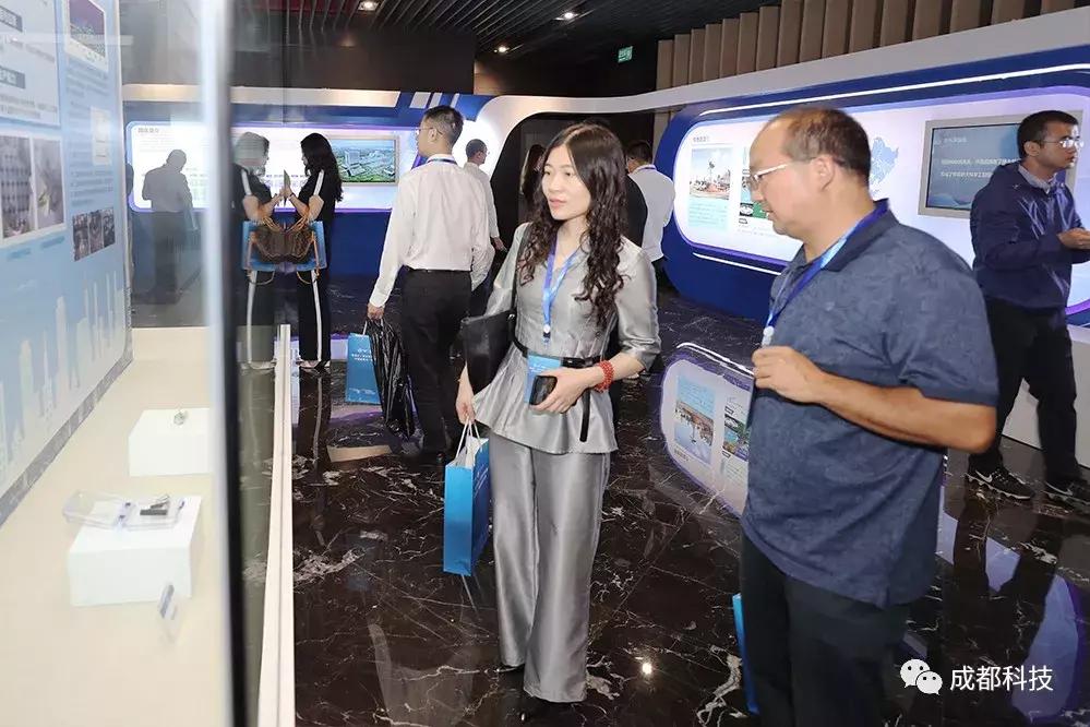 首进科研院所!这场物理感的“菁蓉汇·校企双进”很“高能”