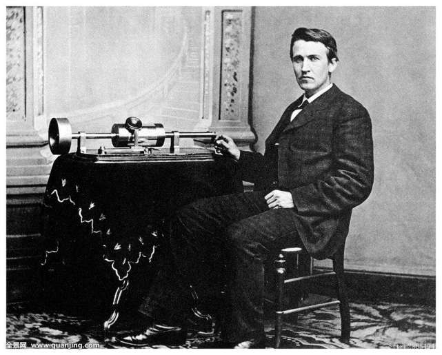 爱迪生发明电灯简洁明了故事,电灯是爱因斯坦还是爱迪生发明的