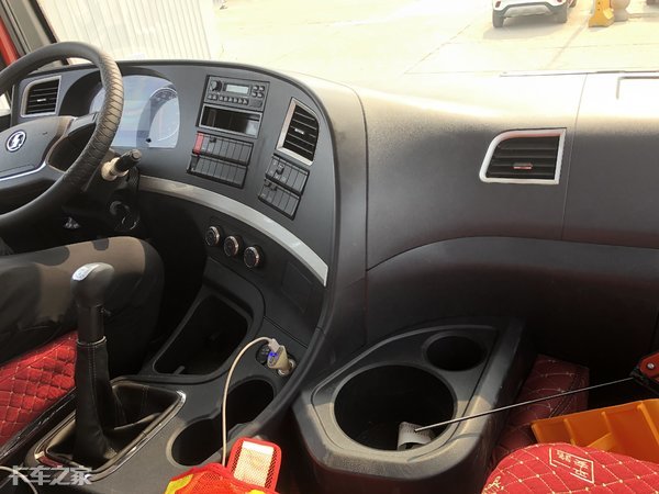 潍柴黄金动力链牵引车,砂石料专用牵引车