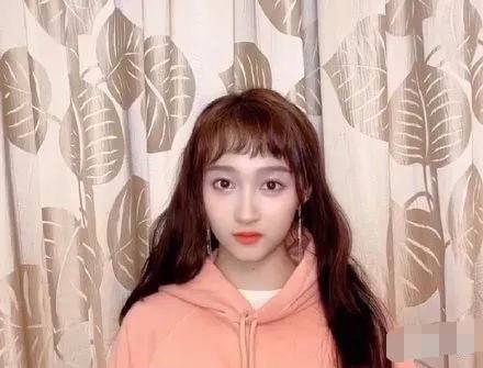 关晓彤鹿晗官宣之前互动微博,关晓彤鹿晗同居了吗