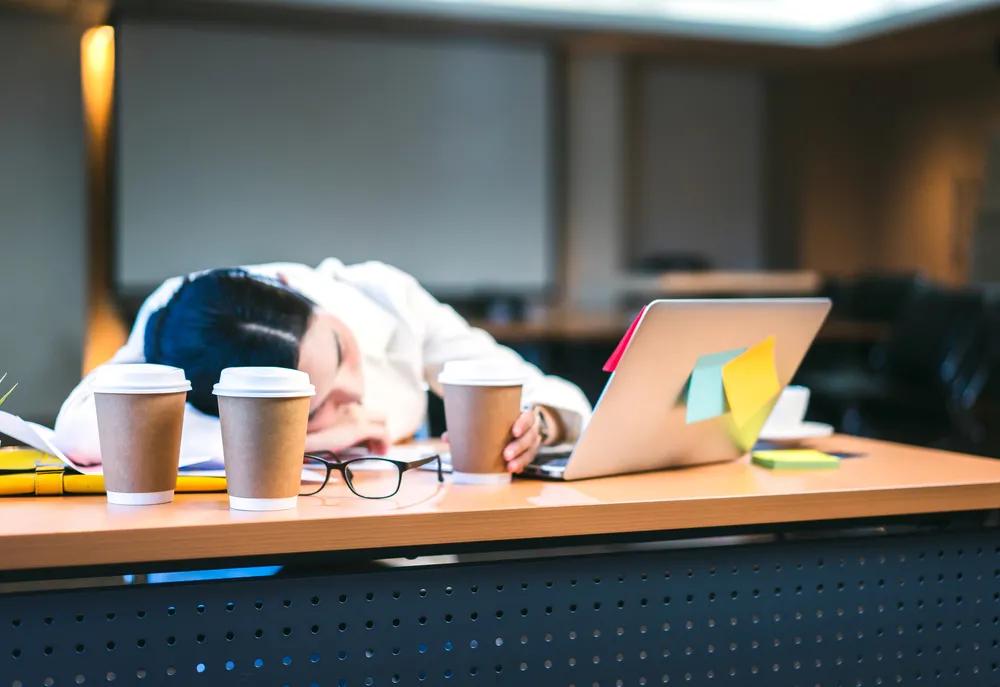 患癌员工手术后要求上班,患癌后工作公司需要承担责任吗