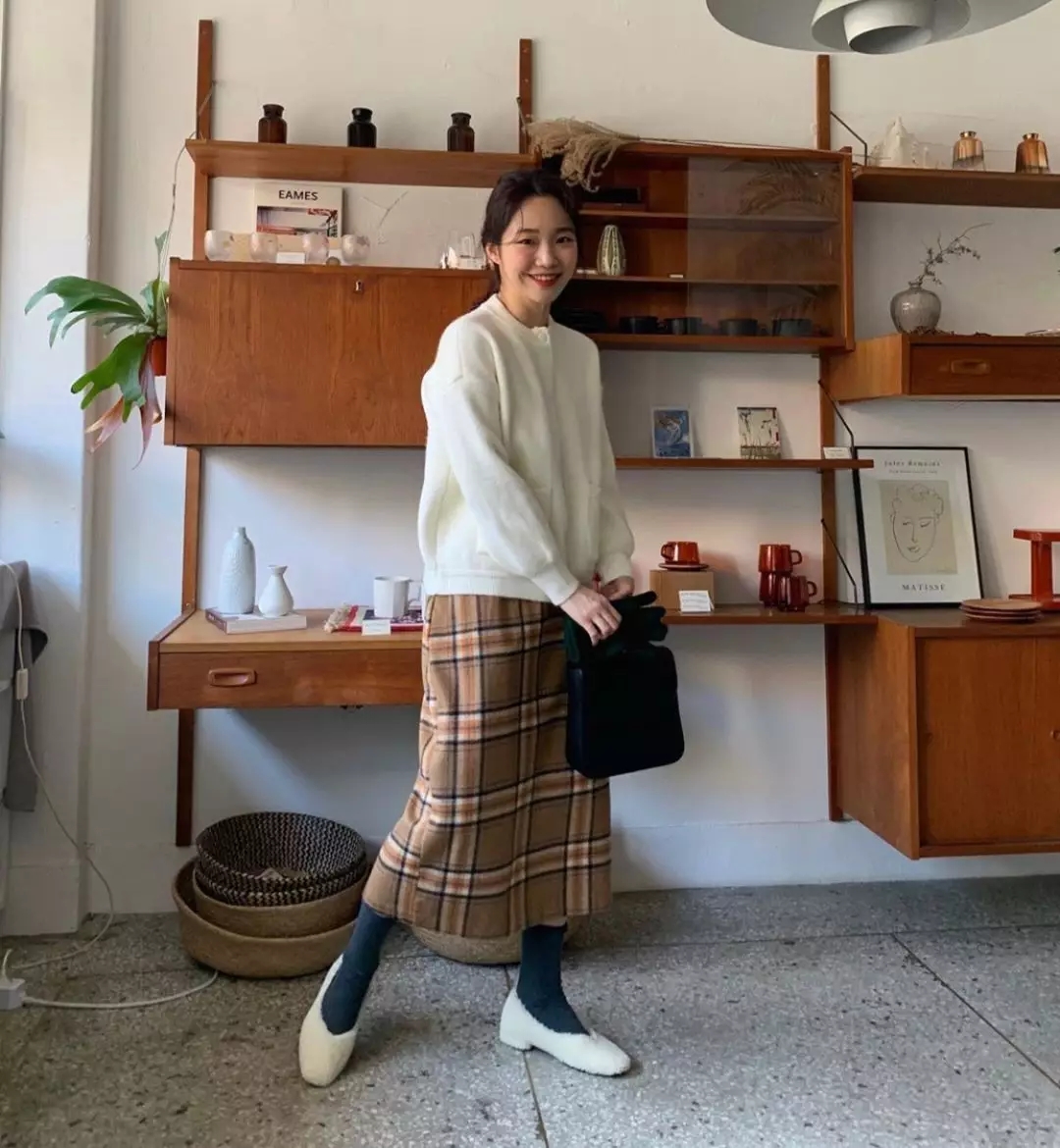 法式奶奶鞋火了超时髦必爆,小白鞋过时了吗