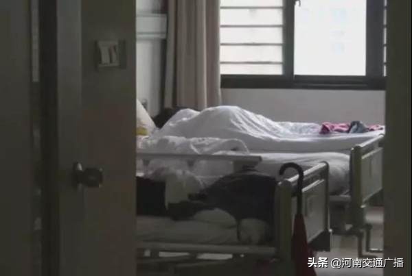 女子怀孕却发现肚子里是20斤肿瘤,怀孕女子肚子里全是蛇卵