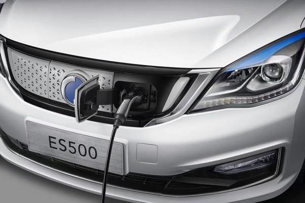 韩寒的富康,韩寒说他第一辆买的是富康