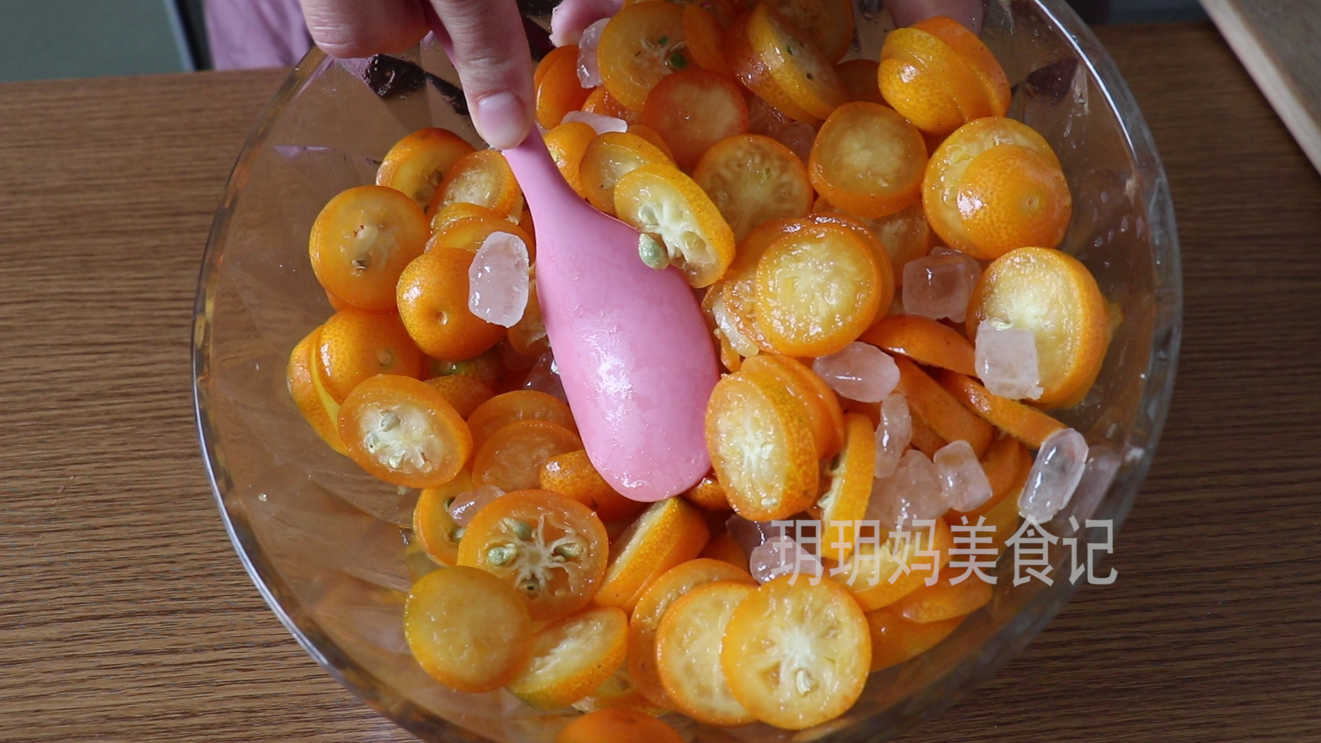 自熬金桔冰糖止咳膏,怎么煮金桔膏治咳嗽