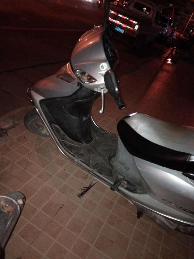 踏板车启动一下就熄火打不着火,踏板车电喷电启动滋滋响打不着