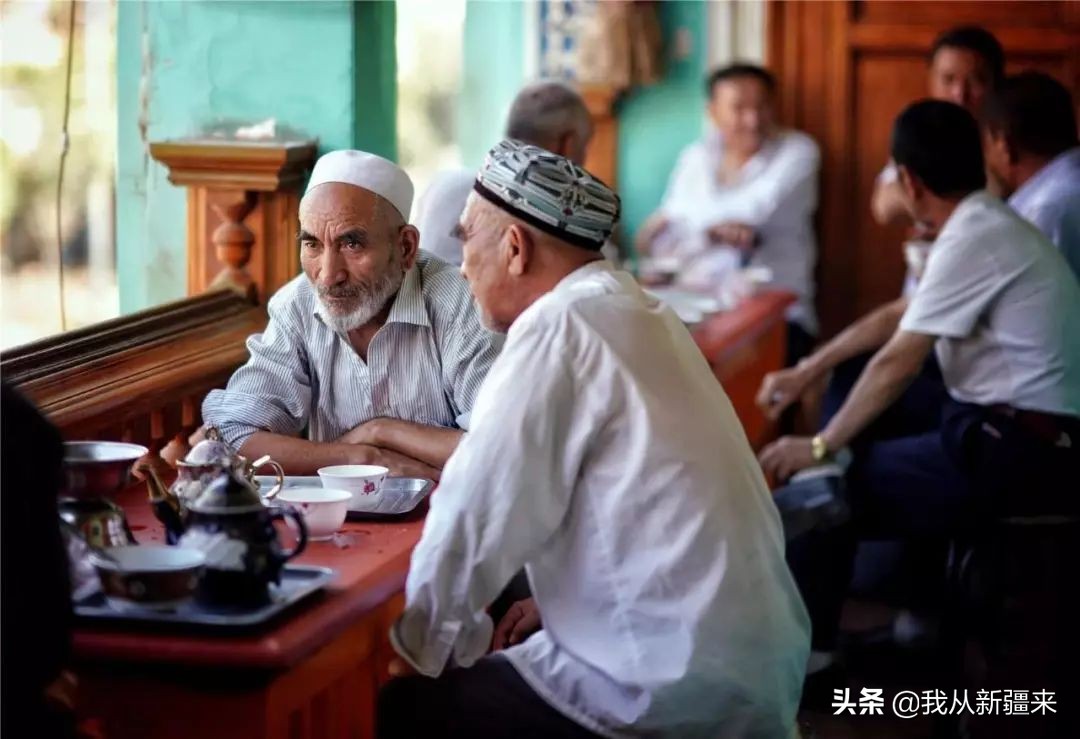 喝了这么多年的茶都是白的,喝了那么多年的茶才算喝出点滋味