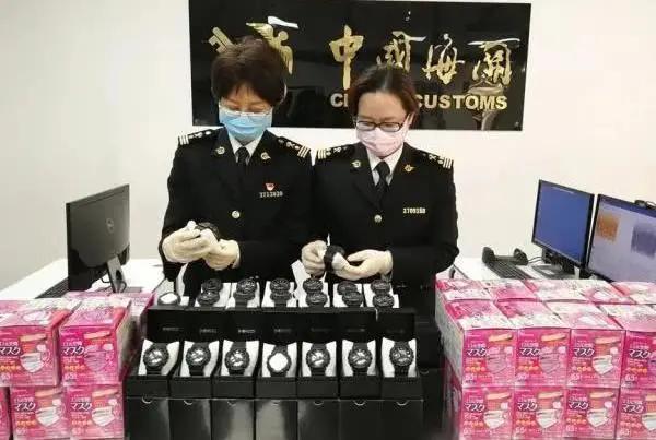 发疫情财的人一波接一波！不能高价卖口罩，就开始借口罩*私走**！