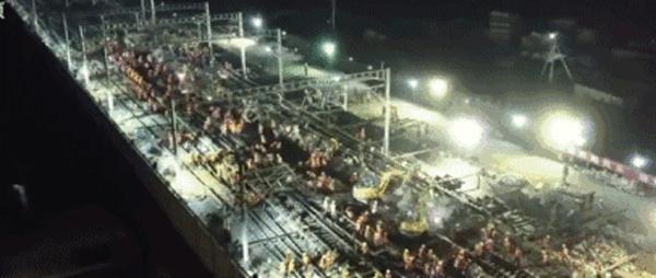 9个小时建一座火车站：吓懵老外的“中国速度”，却把我看哭了