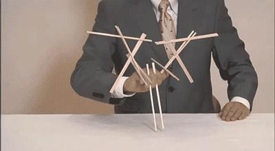 遭遇百般霸凌后，机器人竟将枪口对准人类