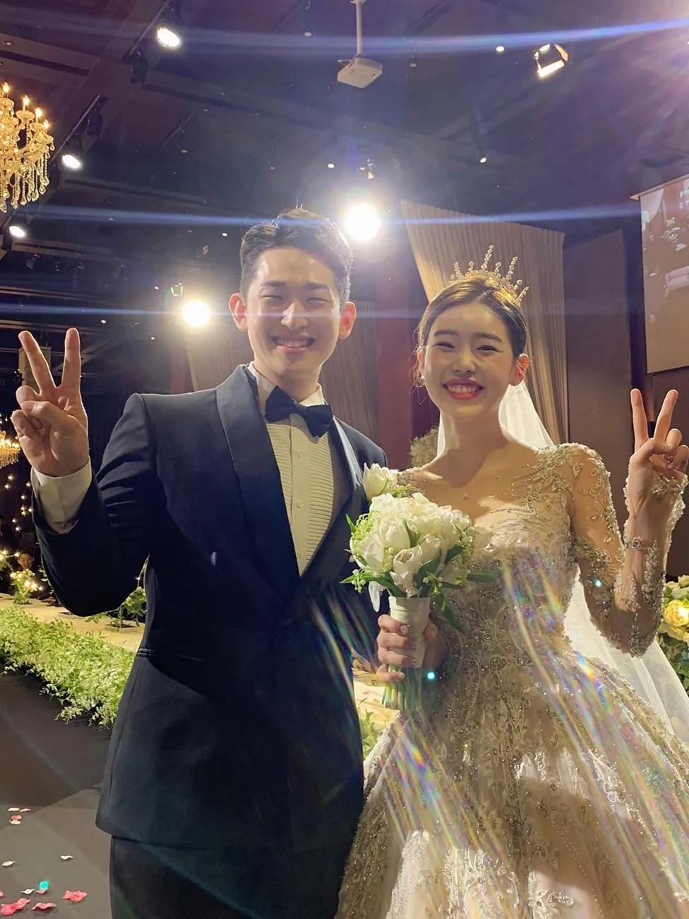 ins最火的欧美博主高级穿搭,ins很火的韩国穿搭博主