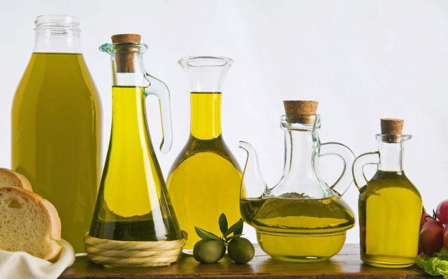 身体干燥起皮用哪种凡士林身体乳,冬天皮肤干可以涂甘油加面霜吗