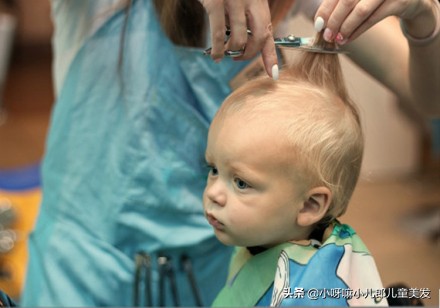 家长朋友们别弄错了,给孩子剃胎毛的最佳时间,不是满月