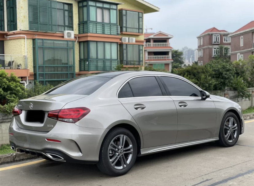 20万左右买奔驰a级保值吗,20万买奔驰a级好吗