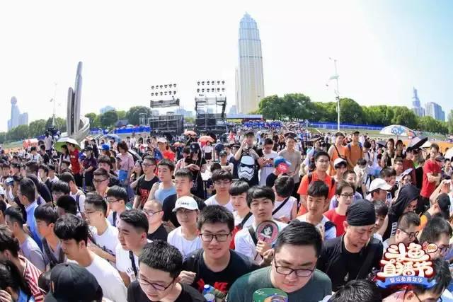 黑鲨携手斗鱼嘉年华开启游戏战场，玩家决战黑鲨壕礼