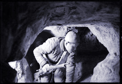 记忆:中国*产党共**领导抗战的十大精神*器武**