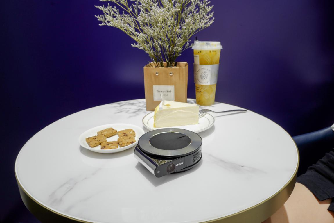 只会用投影办公看电影?看看90后都在如何花式玩转微型投影