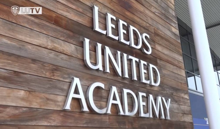 纯粹的足球单纯的热爱,细腻的技术纯粹的足球