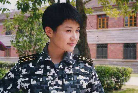 演军人的明星多少位,演军人的6位女星