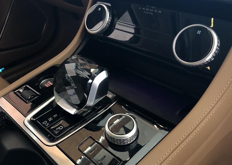 谁说捷豹不如BBA?试驾新款捷豹XFL:隔音夸张,底盘质感棒