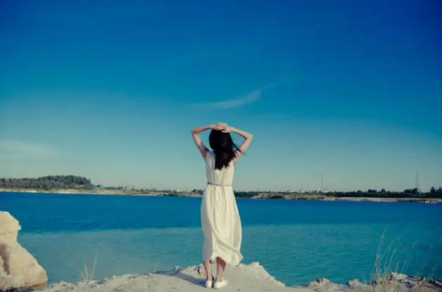 朋友圈怎么对一个人设置可见3天,苹果13朋友圈怎么设置3天可见