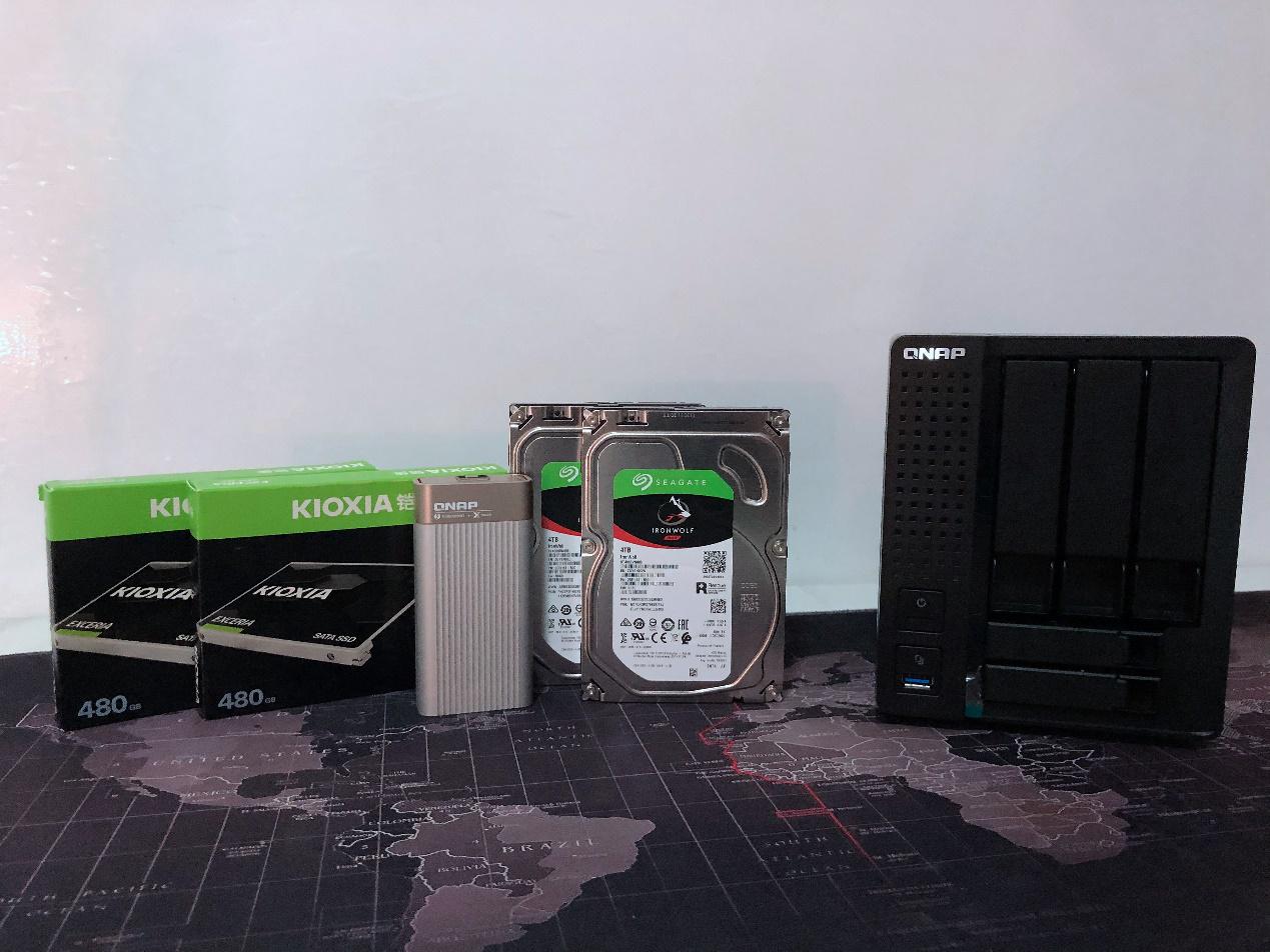 视频新手的资料池-威联通TS532X五盘位万兆NAS开箱体验