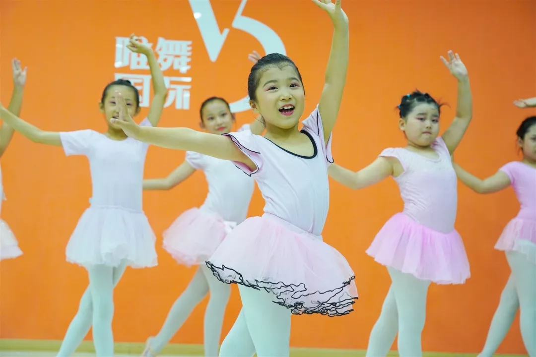 中国舞考级完满结束,考级中国舞