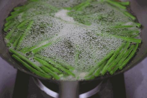 豆角没有煮熟吃了中毒是什么症状,小孩吃豆角中毒的症状