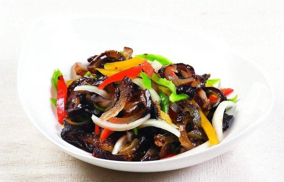 海参不要总是一个吃法,干海参遇到油有什么变化