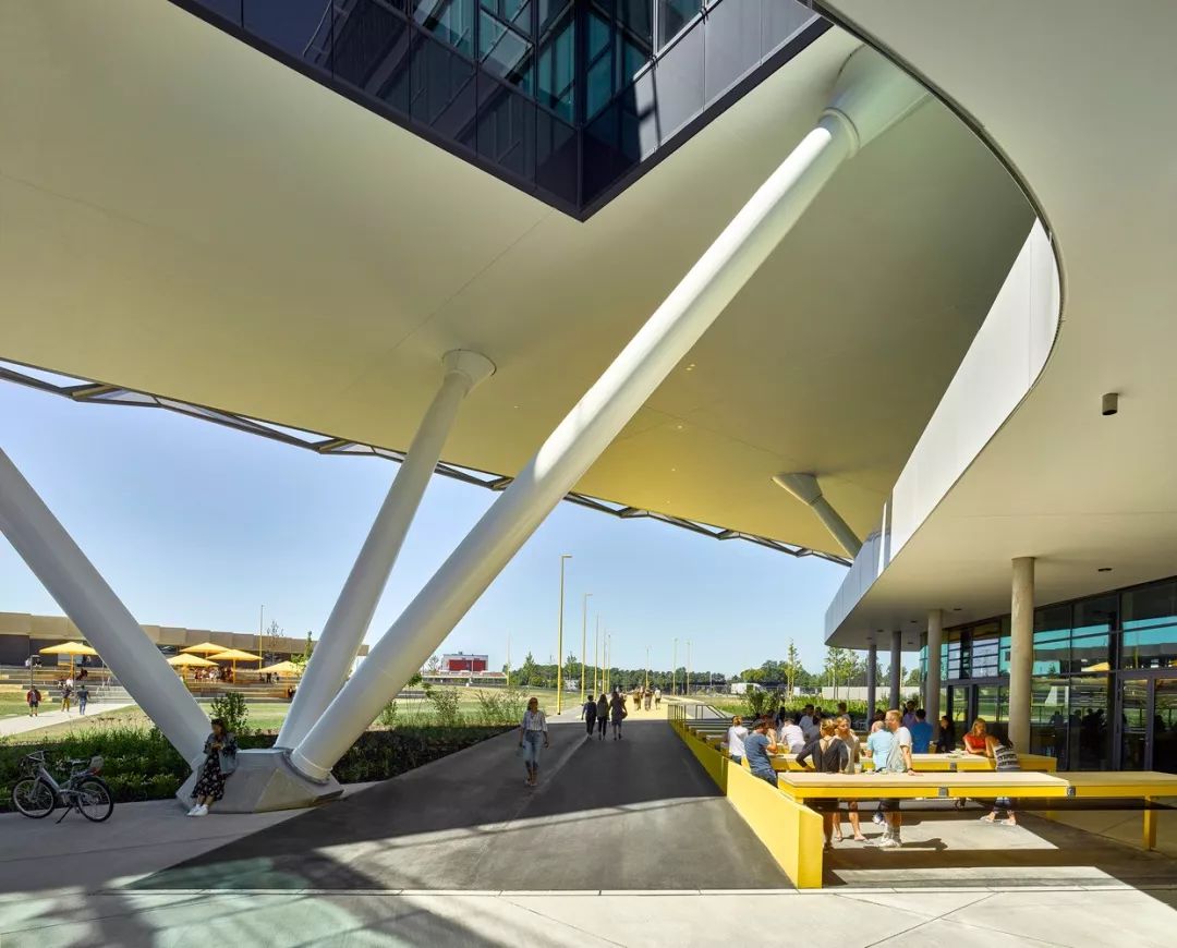 adidas总部航拍,adidas官方总部