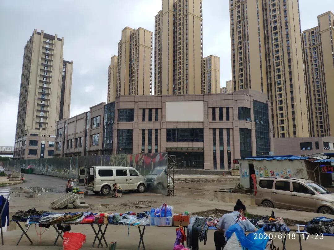 这样的社区底商,太过于真实