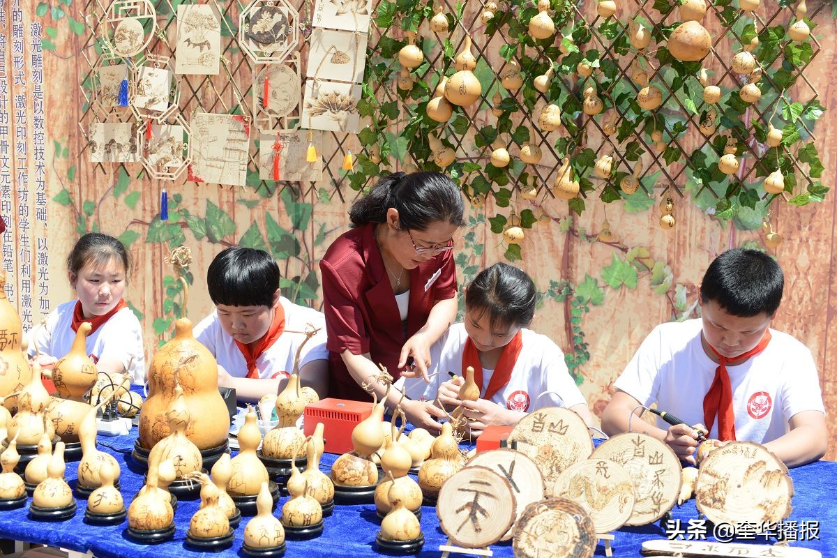 甲骨文特色学校,甲骨文特色小学