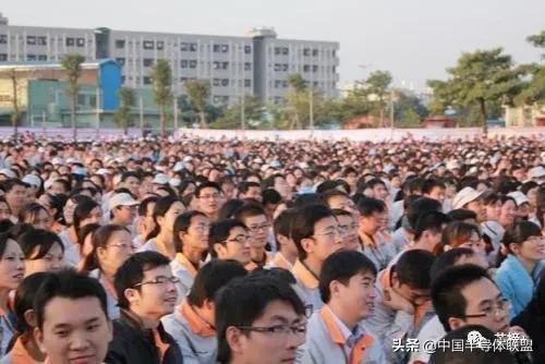 深圳裁员最新方案,裁员降薪转行地产人正在经历什么