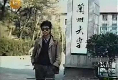 高自恋者李阳,是神还是巨婴?