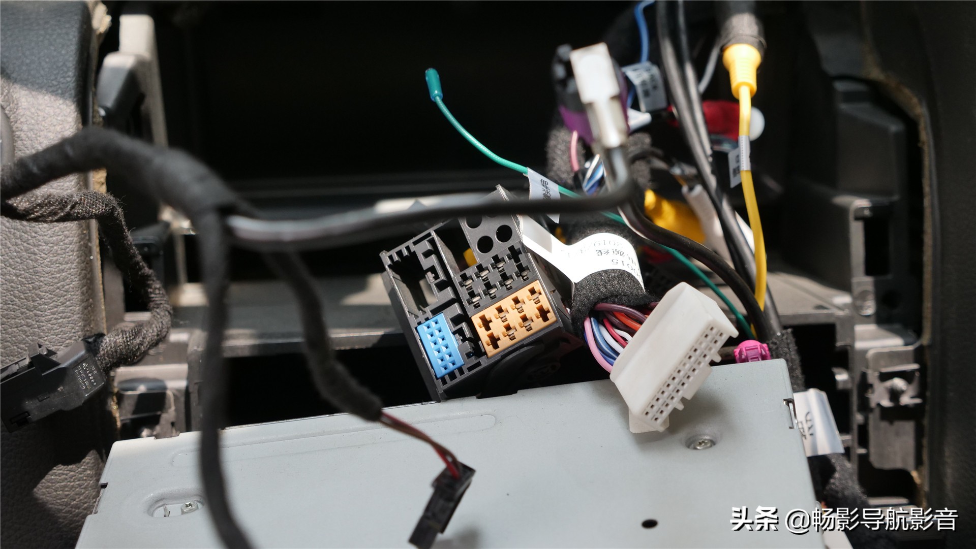 奥迪q7改内饰导航,奥迪q7改装大屏导航线束