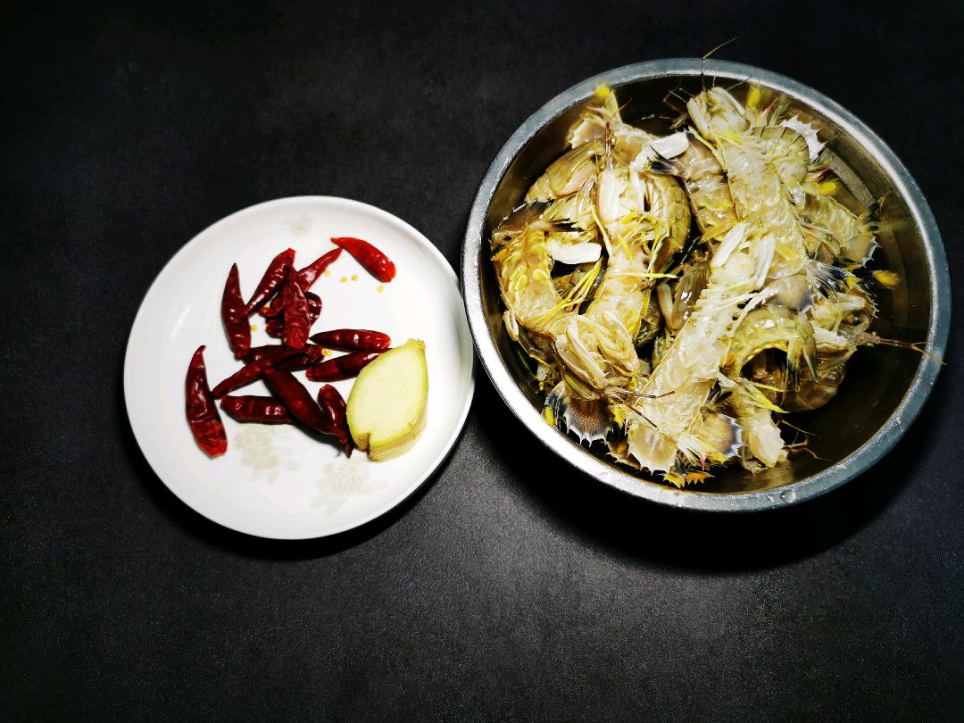 椒盐皮皮虾肉带膏,椒盐皮皮虾鲜香脆爽的做法