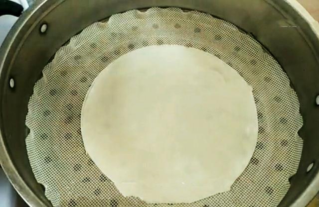 烙饼又干又硬试试这个方法,这才是烙饼的正确方法