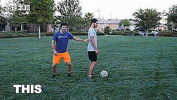 如何正确地进行1v1背身防守