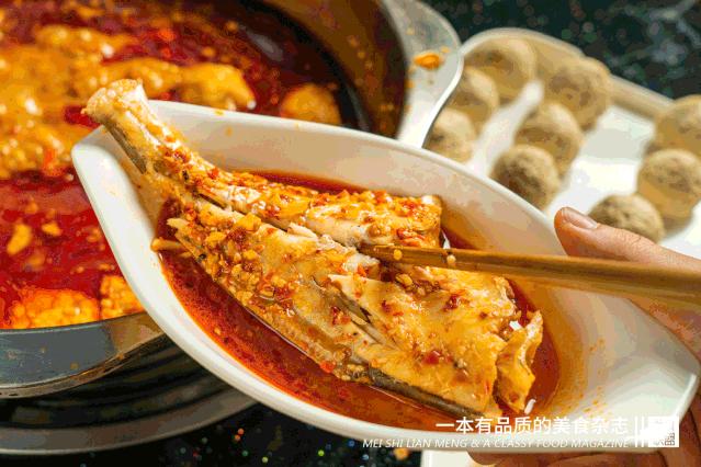 昆明拥有10辆车的男人，用一座城来藏臭味​，和一个不能说的秘密